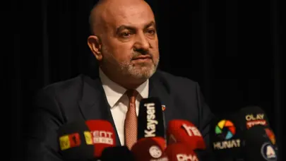 SON DAKİKA | Kayserispor'da yenilgi sonrası açıklama: Canlı yayında istifa etti