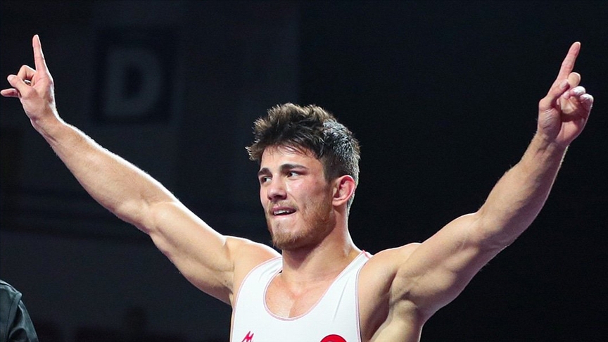 Yunus Emre Başar, Avrupa Güreş Şampiyonası'nda gümüş madalya kazandı