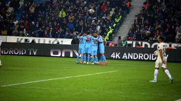 Fırtına evinde sert esti; farklı kazandı