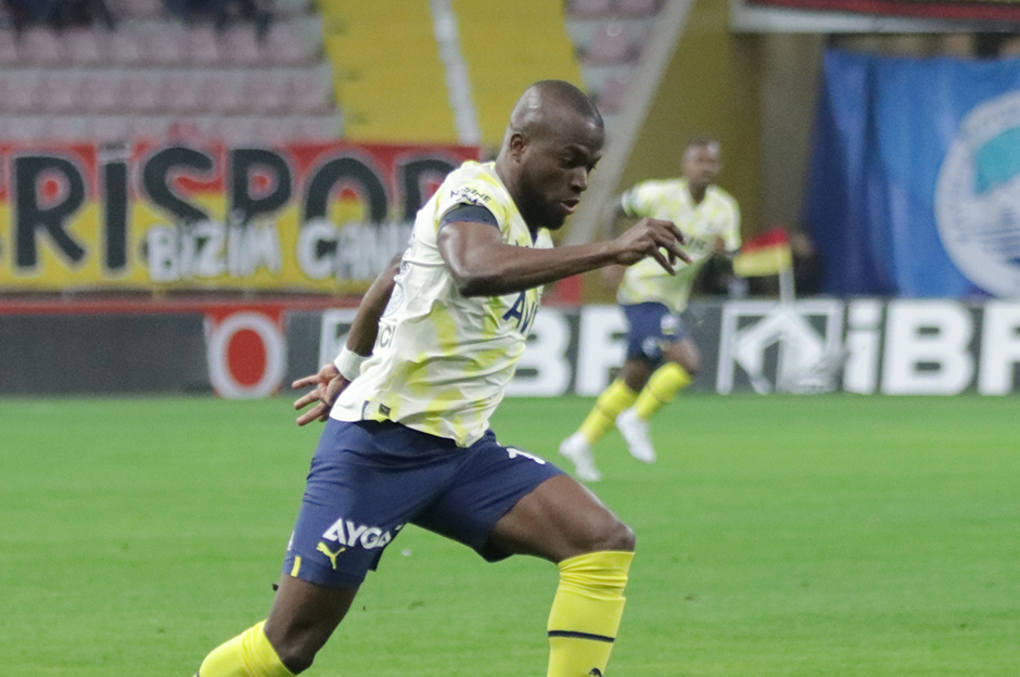 Fenerbahçe'de Enner Valencia'dan sözleşme yanıtı