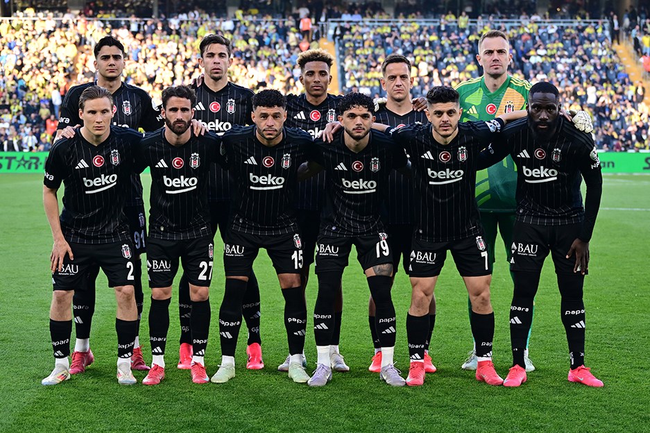 Beşiktaş'tan iki futbolcu için sakatlık açıklaması