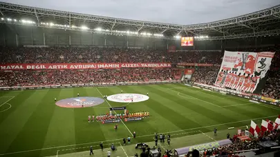 Samsunspor taraftarlarından muhteşem koreografi