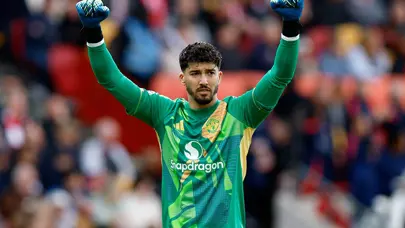 Dev final öncesi Manchester United'da Altay Bayındır kararı