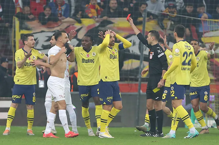Fenerbahçe'nin Süper Lig'de 2023-2024 sezonu fikstürü, derbi maçları ve detaylar - 12