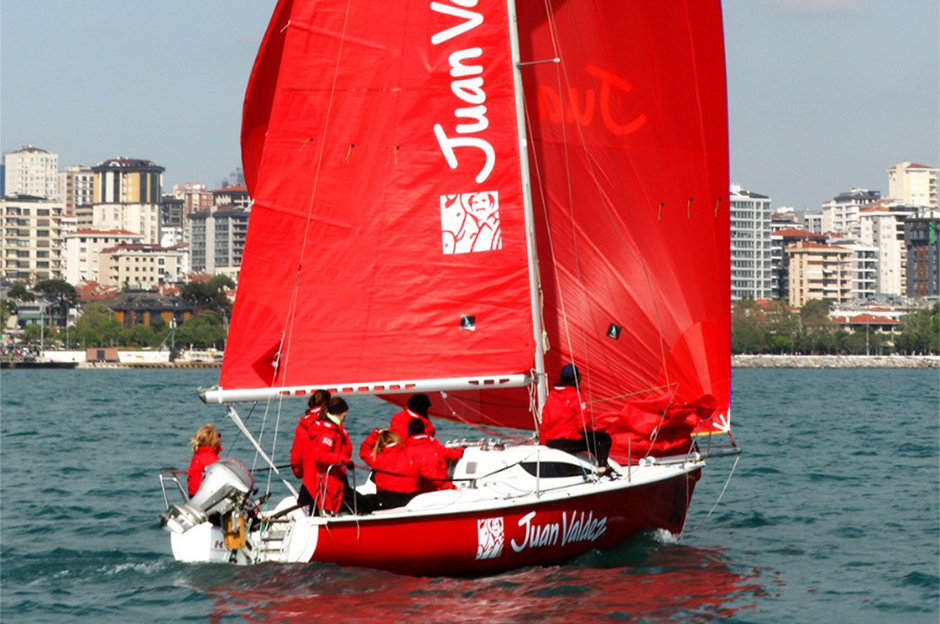 Juan Valdez Yelken Takımı ilk yarışında ödülün sahibi oldu