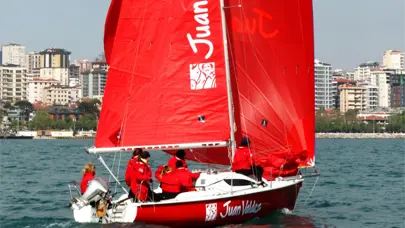 Juan Valdez Yelken Takımı ilk yarışında ödülün sahibi oldu