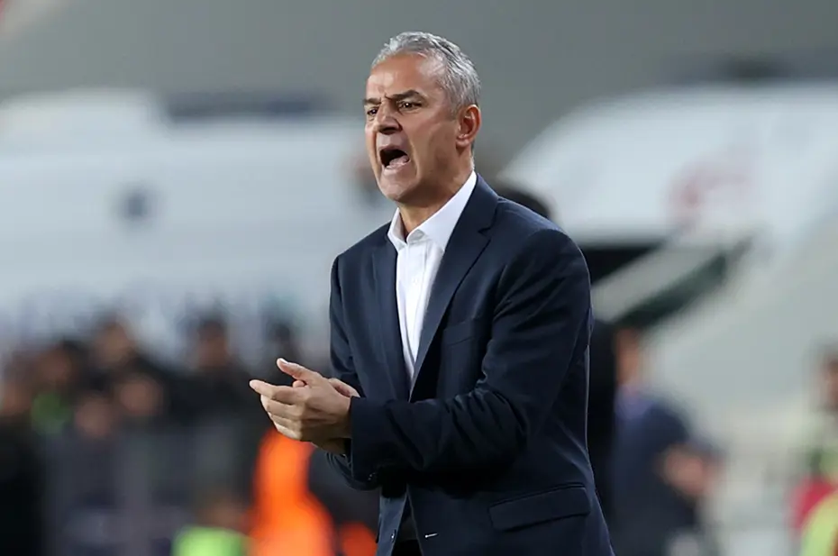 Fenerbahçe soyunma odasında isyan: 3 futbolcu esti gürledi - 3 Fenerbahçe soyunma odasında isyan: 3 futbolcu esti gürledi - 3