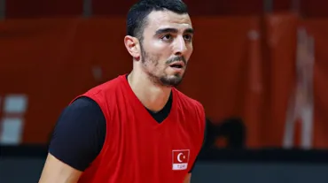 Fenerbahçe'de bir devrin sonu; İzzet Ünver ile yollar ayrıldı