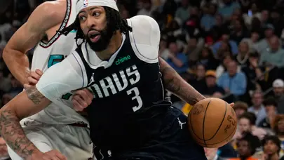 Dallas Mavericks’i Anthony Davis'in 40 sayısı da kurtaramadı