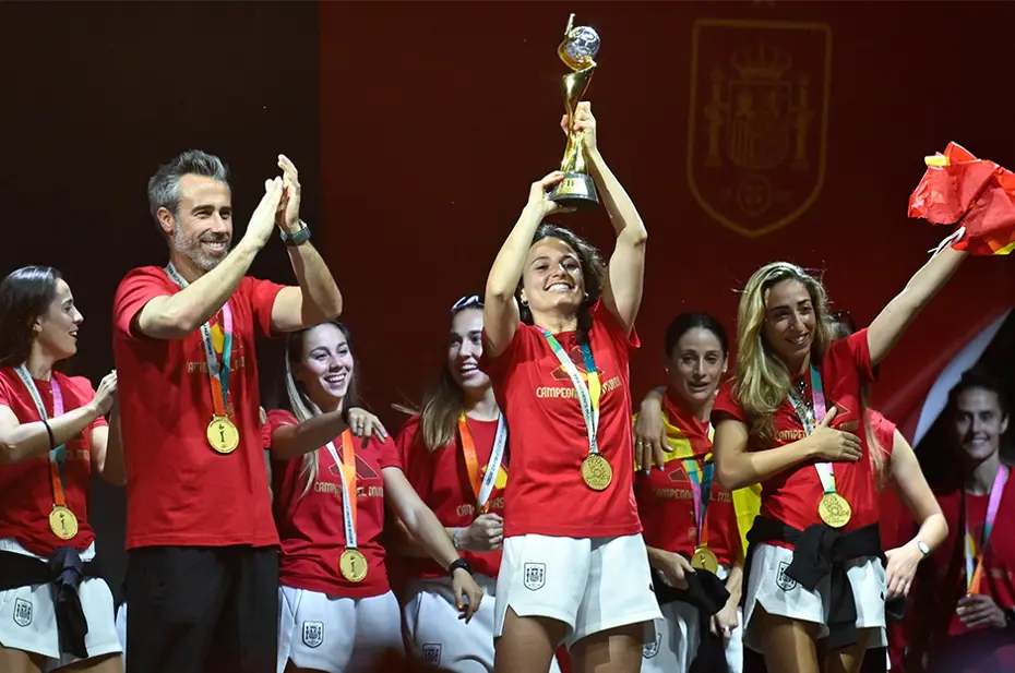 İspanya Dünya Kupası şampiyonluğunu taraftarlarıyla kutladı - 8