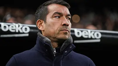Giovanni van Bronckhorst Beşiktaş'ta yaşananları değerlendirdi