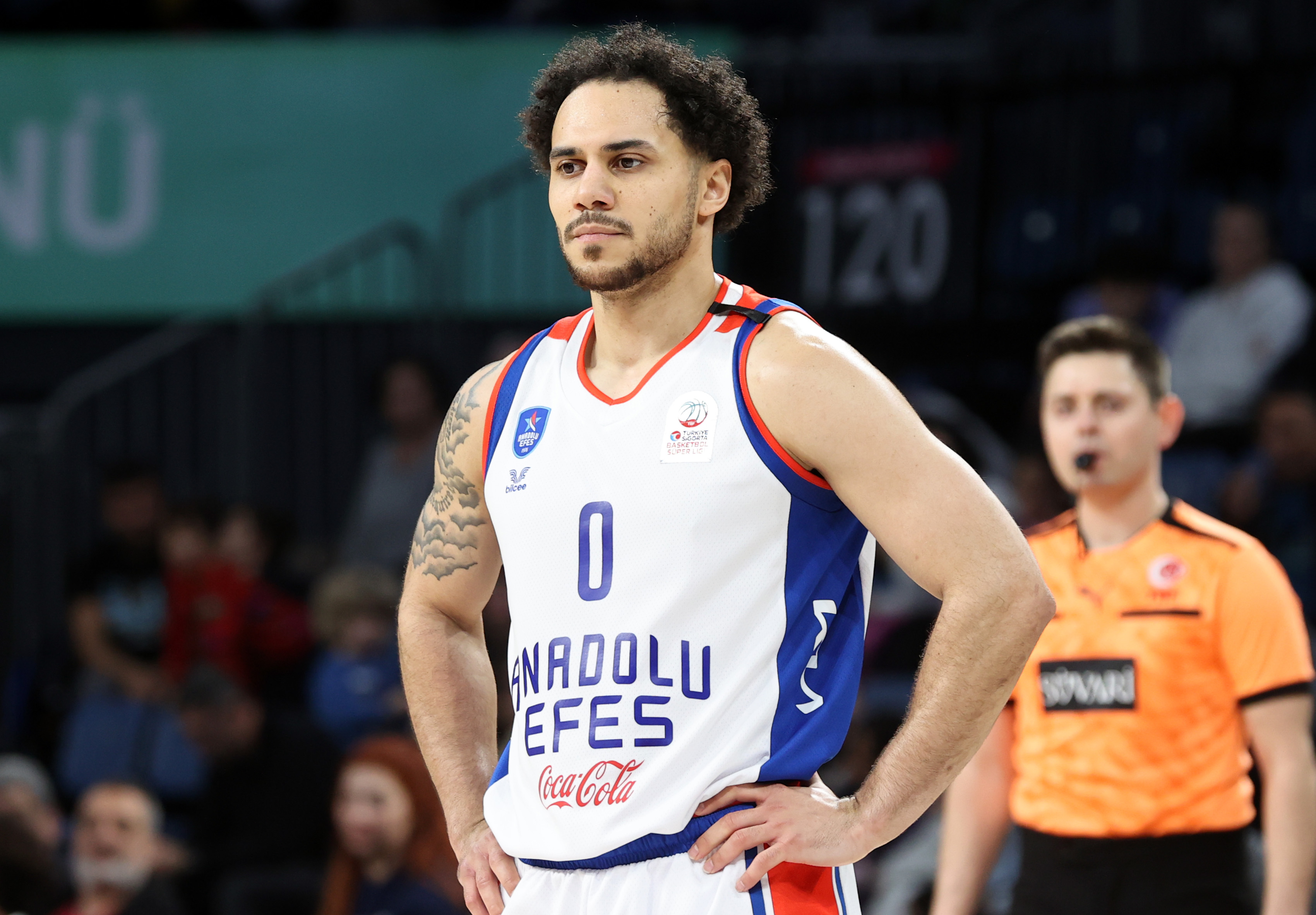 Shane Larkin'den 4 yıllık imza