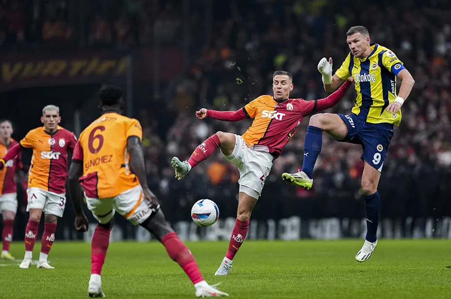 Dev derbideki pozisyon için Trio ekibi hemfikir oldu: "Net penaltı" - 5