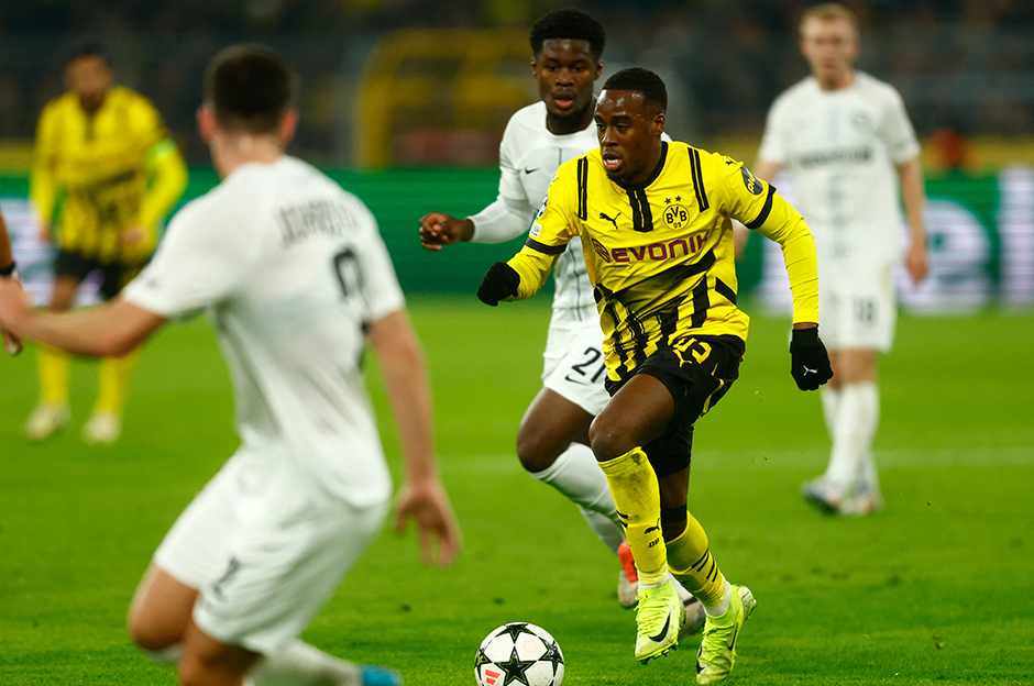 Nuri Şahin'in Dortmund'u zayıf rakibi karşısında tek golle kazandı