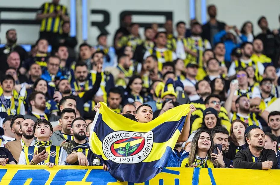 Fenerbahçeli taraftarlardan derbiye özel koreografi ve pankart - 3 Fenerbahçeli taraftarlardan derbiye özel koreografi ve pankart - 3