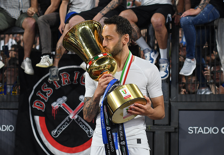 Hakan Çalhanoğlu transfer için konuştu: Inter'de kalacak mı?