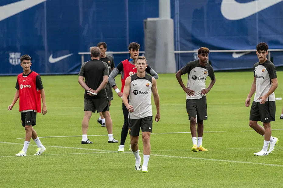 Barcelona'da yeni sezonun ilk antrenmanı - 5