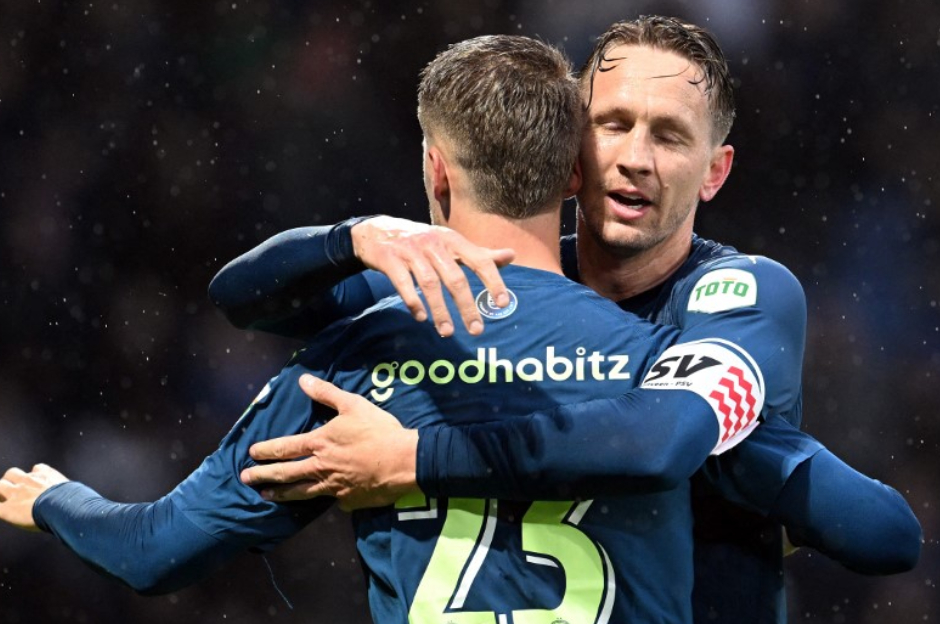 PSV, Heerenveen'e gol olup yağdı: Adım adım şampiyonluğa