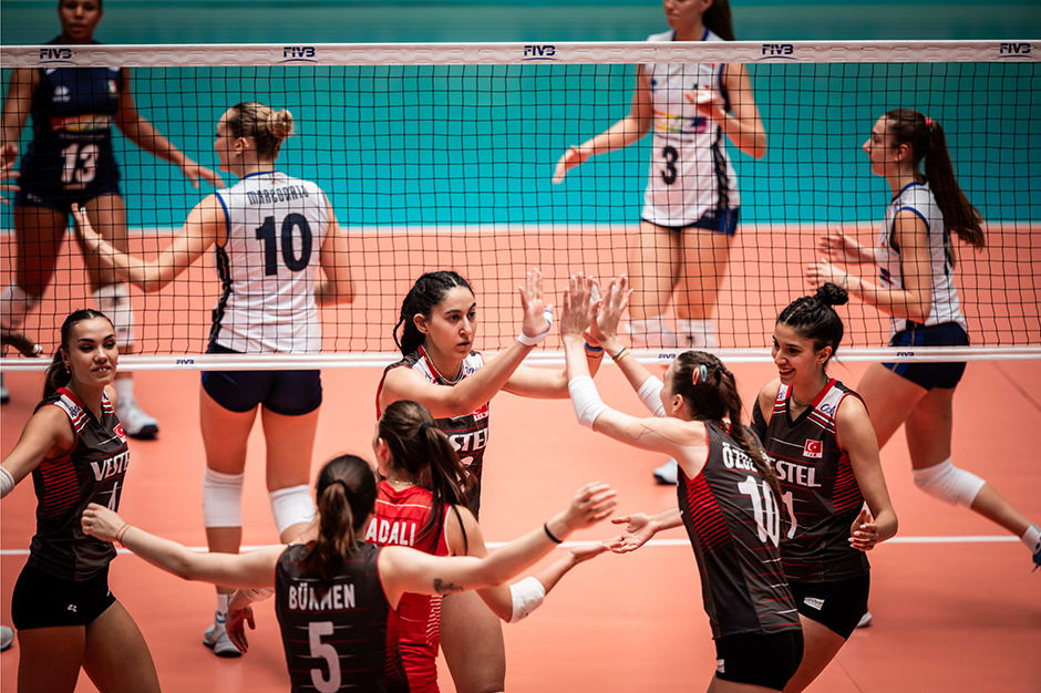 U21 Voleybol Milli Takımı, İtalya'ya yenildi