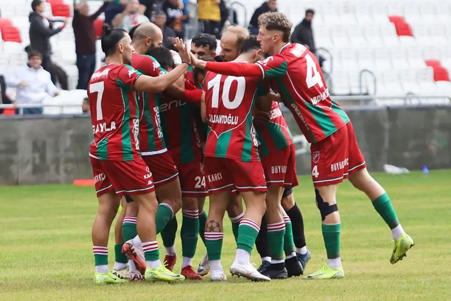 Bursaspor - Karşıyaka maçı şifresiz mi, hangi kanalda? Bursaspor - Karşıyaka maçı ne zaman, saat kaçta? - 3