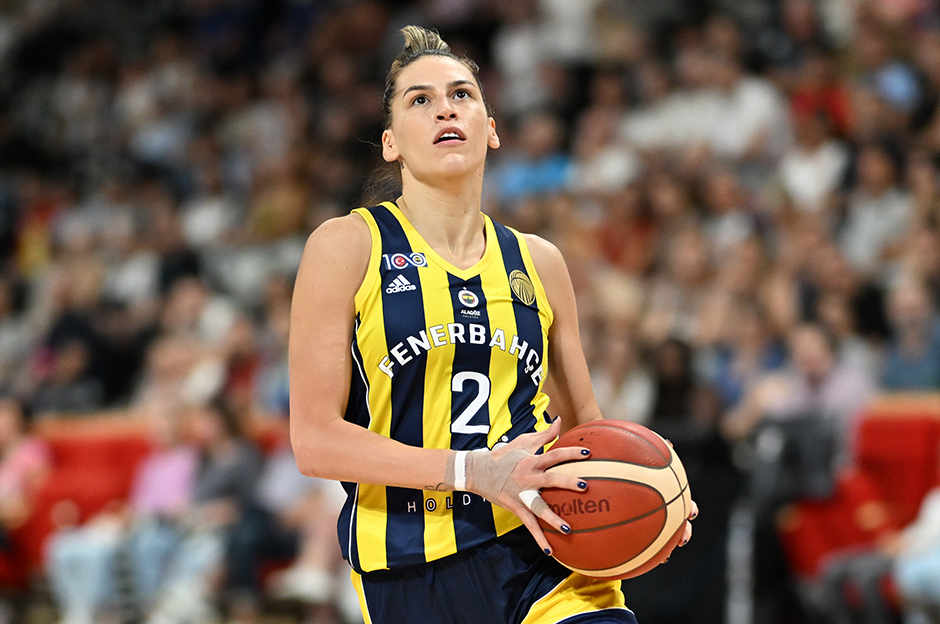 WNBA'de forma giymeye hak kazanan Sevgi Uzun, rüyayı yaşıyor