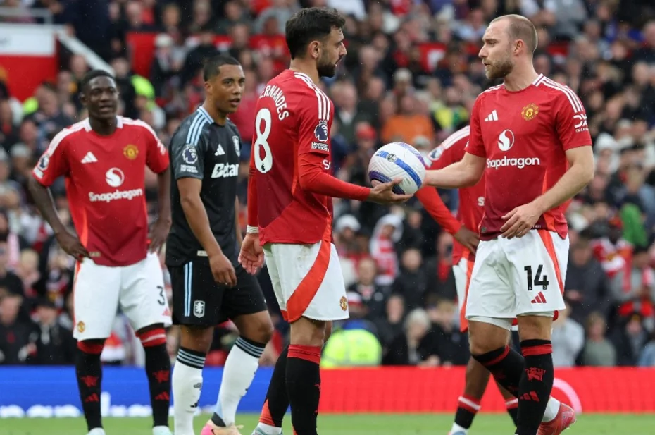 Manchester United, transfer dönemine hızlı giriyor: İlk imza tamam - 1