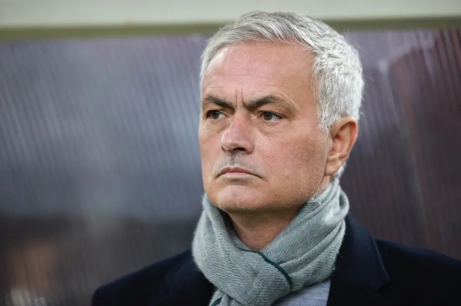 Mourinho'dan takımdaki eksiklerle ilgili açıklama: "Bizler ağlamıyoruz ve çözüm üretmeye çalışıyoruz" - 4 Mourinho'dan takımdaki eksiklerle ilgili açıklama: "Bizler ağlamıyoruz ve çözüm üretmeye çalışıyoruz" - 4