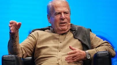 Mustafa Denizli gecenin pozisyonuna isyan etti: "VAR çağırmaya korkuyor mu?"