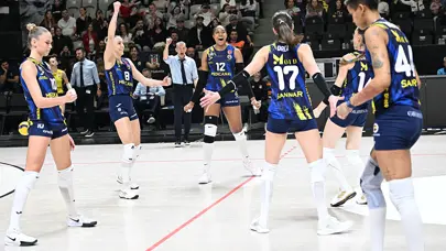 Fenerbahçe file derbisinde Galatasaray'ı devirdi