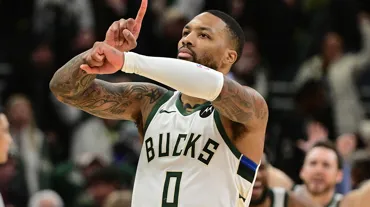 Damian Lillard'ın son saniye üçlüğü Bucks'a galibiyeti getirdi