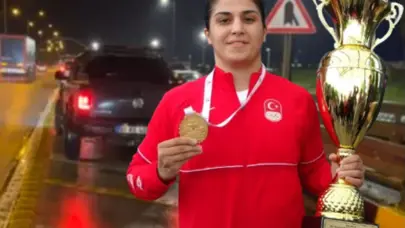 Olimpiyat şampiyonu Busenaz Sürmeneli'ye trafikte tokatlı saldırı