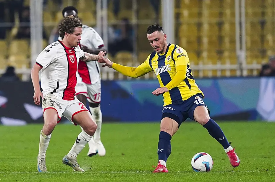 Trio ekibi noktayı koydu: Fenerbahçe'nin penaltı beklediği pozisyonda karar doğru mu? - 10 Trio ekibi noktayı koydu: Fenerbahçe'nin penaltı beklediği pozisyonda karar doğru mu? - 10