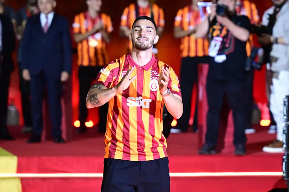 Taraftar kara kara düşünüyordu: Okan Buruk'tan Avrupa Ligi kararı - 5