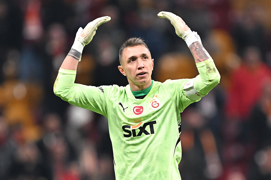 Muslera için resmi açıklama geldi: Yeni takımı