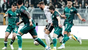 Süper Lig | Beşiktaş'ta Cenk Tosun maça devam edemedi Süper Lig | Beşiktaş'ta Cenk Tosun maça devam edemedi