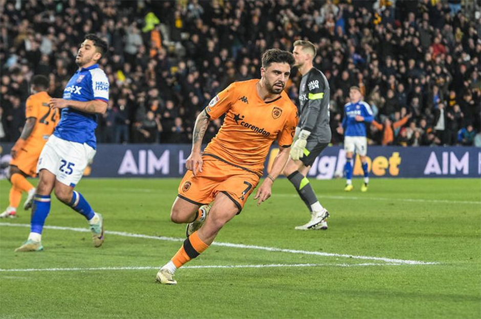 Ozan Tufan attı, Hull City play-off şansını son maça bıraktı
