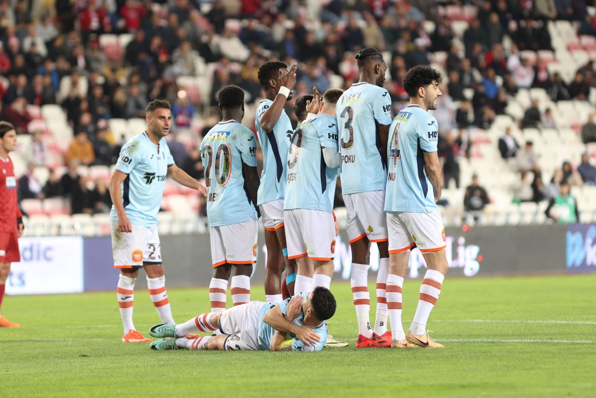 Başakşehir- Göztepe maçı ne zaman, saat kaçta? Başakşehir - Göztepe maçı hangi kanalda?