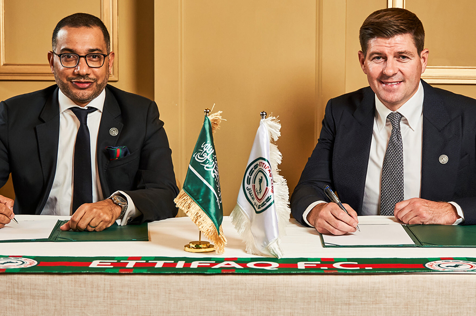 Steven Gerrard'dan sürpriz transfer; Türk futbolcunun hocası oldu