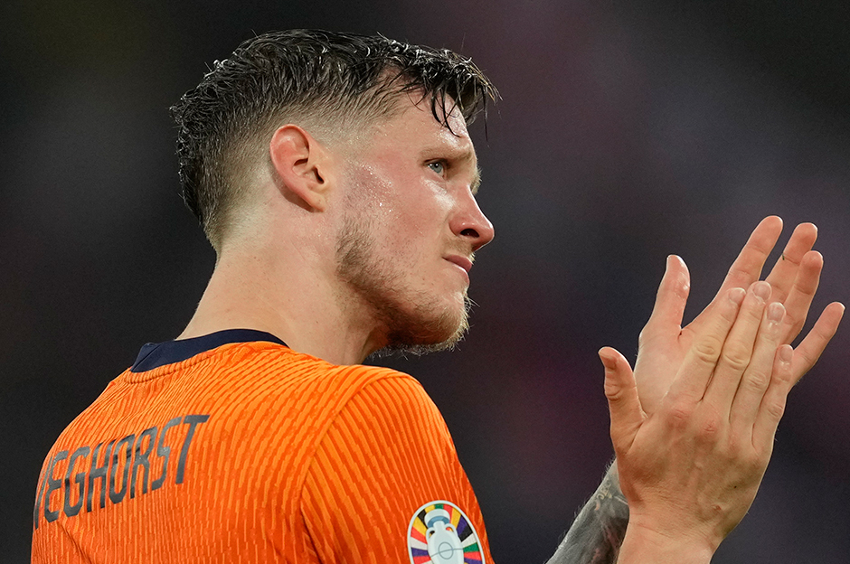 Hollanda'da gündem Weghorst: Maç bitti, koşarak soyunma odasına gitti