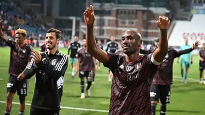 Beşiktaş Atiba Hutchinson'ın ayrılığını açıkladı