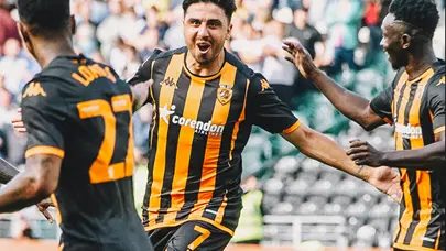 Ozan Tufan'dan hat-trick: 6 gollü maçta Hull City geriden gelip kazandı