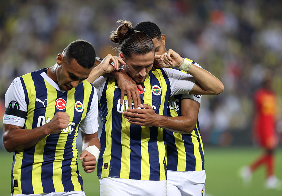 Fenerbahçe'de iki ayrılık birden: Miguel Crespo ve Bartuğ Elmaz