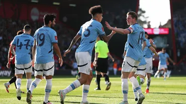 Manchester City ikinci yarı attığı gollerle turladı