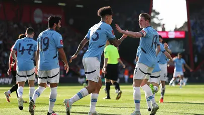 Manchester City ikinci yarı attığı gollerle turladı