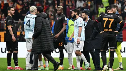 "Uyanık olun, bu bir oyun!" | Spor yazarları, Galatasaray-Adana Demirspor maçı için ne dedi?