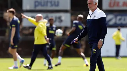 Jose Mourinho'dan dev teklife ret