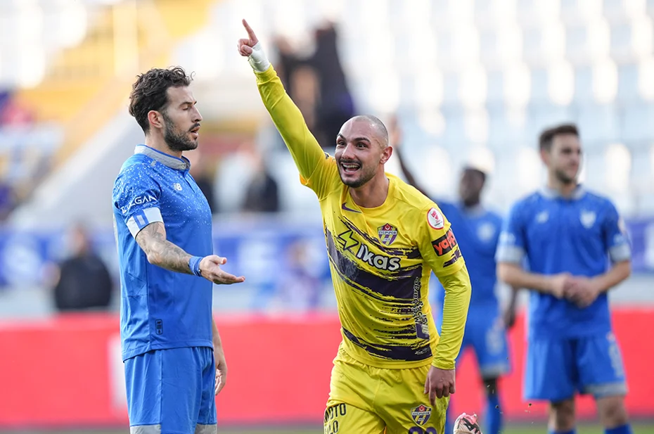 Galatasaray’ın yeni transferi Ahmed Kutucu kimdir, bonservisi ne kadar? Ahmed Kutucu kaç yaşında ve hangi takımlarda oynadı? - 1 Galatasaray’ın yeni transferi Ahmed Kutucu kimdir, bonservisi ne kadar? Ahmed Kutucu kaç yaşında ve hangi takımlarda oynadı? - 1