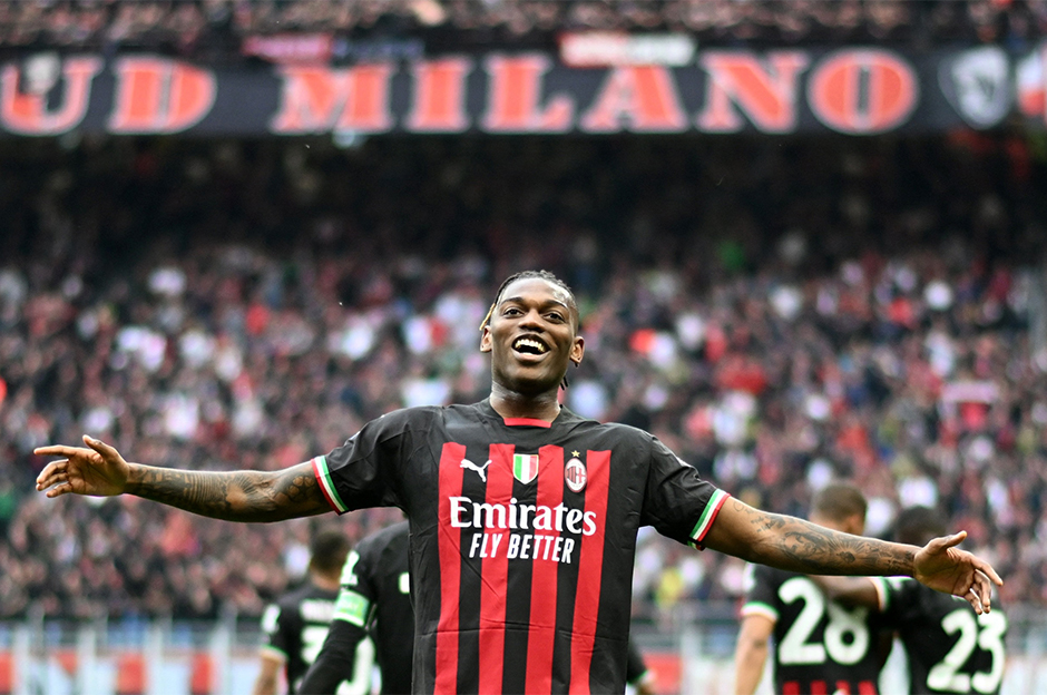 Serie A | Milan'ın yıldızı Rafael Leao imzayı atıyor