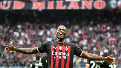 Serie A | Milan'ın yıldızı Rafael Leao imzayı atıyor