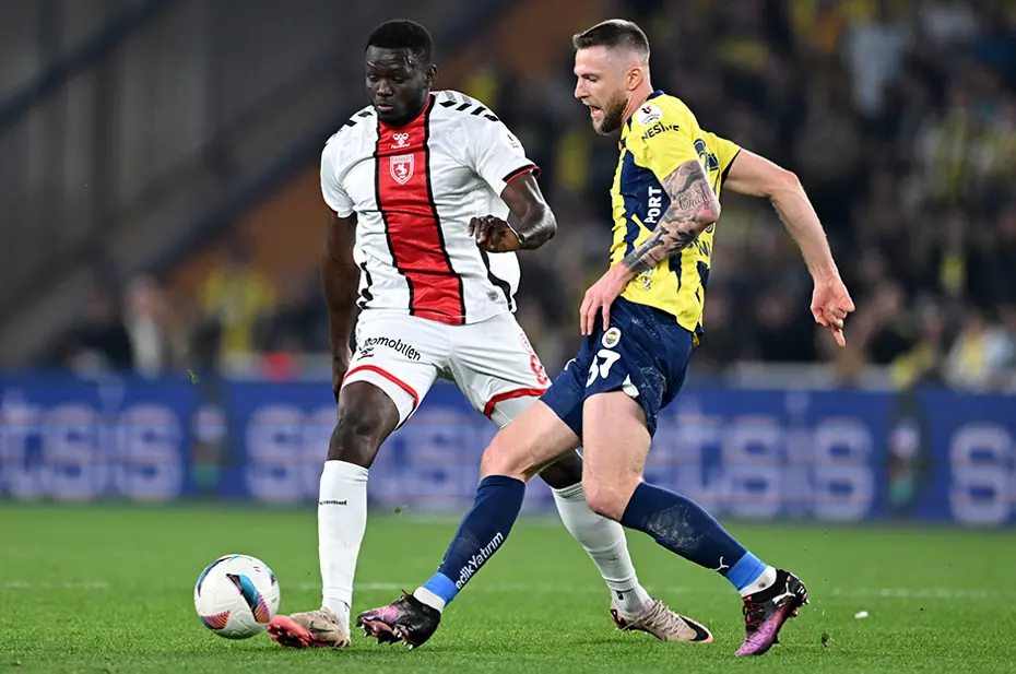 Trio ekibi noktayı koydu: Fenerbahçe'nin penaltı beklediği pozisyonda karar doğru mu? - 8 Trio ekibi noktayı koydu: Fenerbahçe'nin penaltı beklediği pozisyonda karar doğru mu? - 8